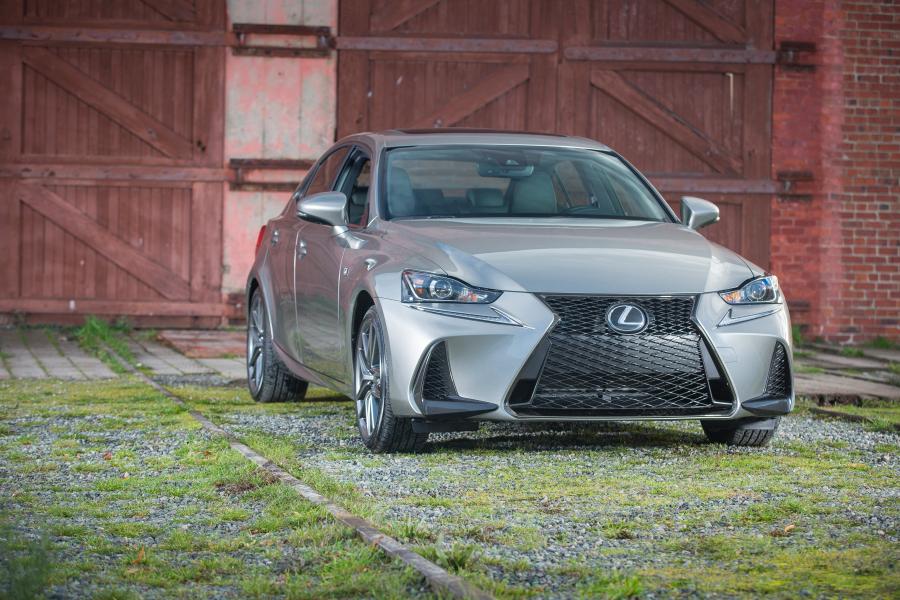  Lexus IS350 AWD F-Sport 2016 года  (NA) (фото 11 из 40)